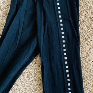 Victoria Secret PINK- black studded leggings